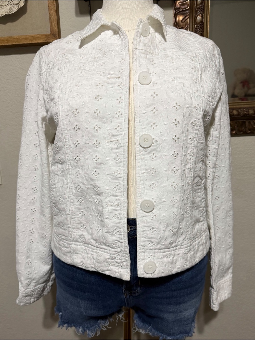 Jones NY White Eyelet Button-Front Jacket